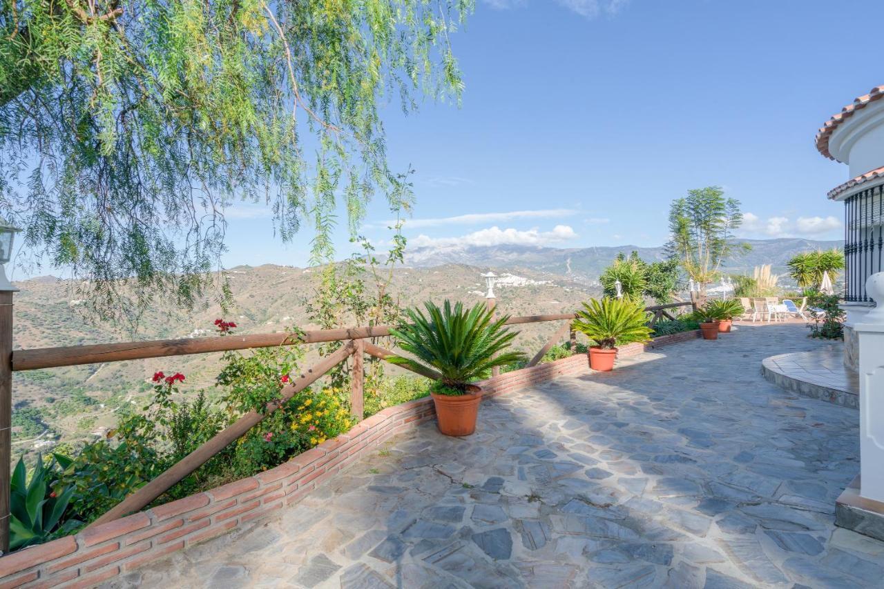 Cortijo La Rijana Villa Sayalonga Exterior foto