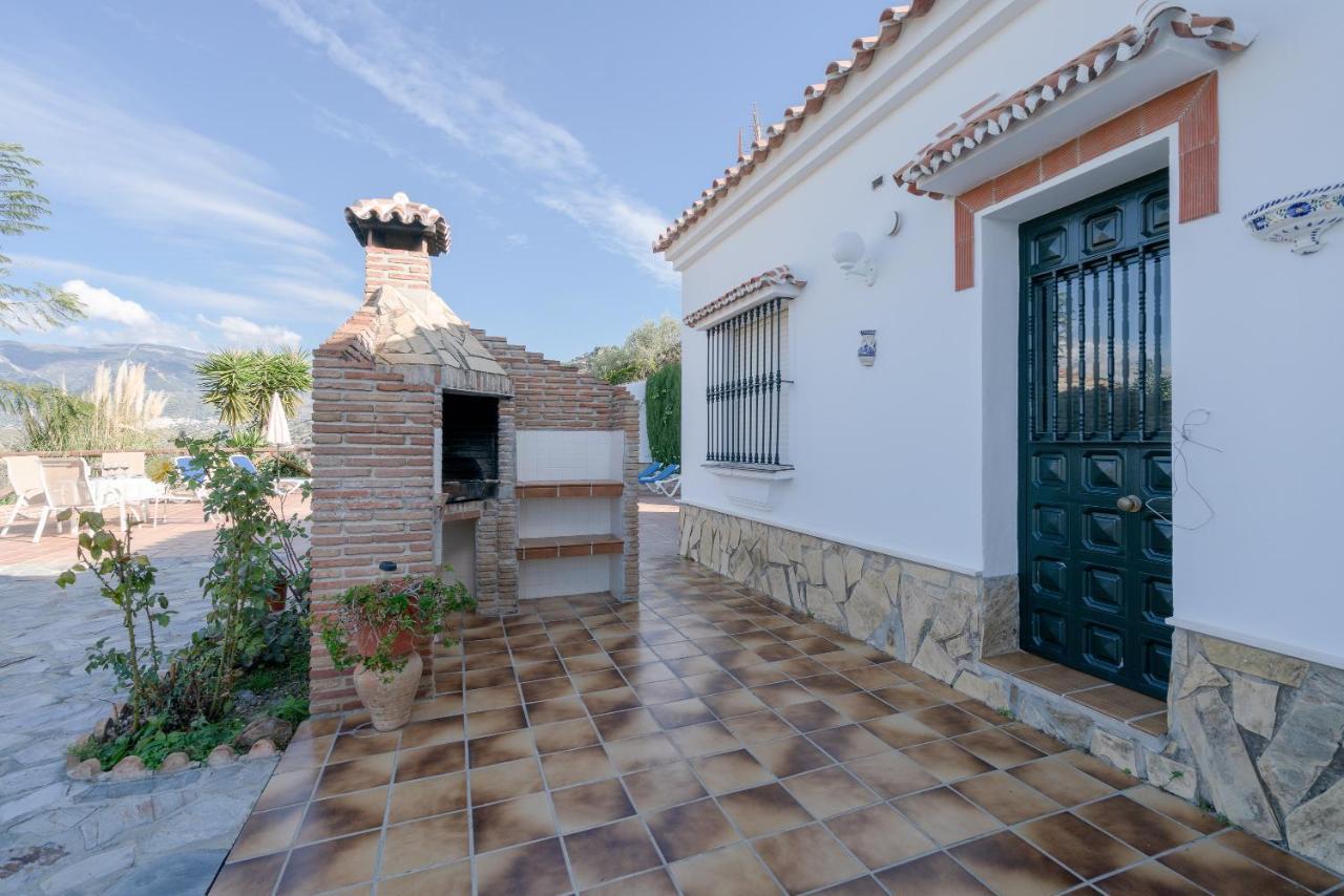 Cortijo La Rijana Villa Sayalonga Exterior foto